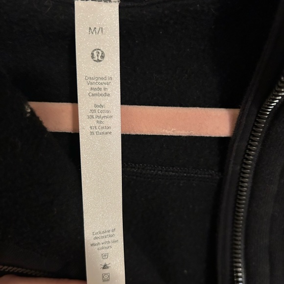 ๐ค Black cropped 1/2 zip lululemon Scuba with hood M/L - Picture 3 of 3